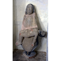  Figura de virgen en piedra