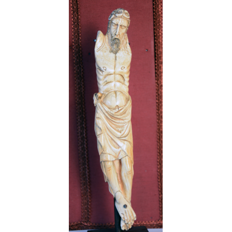 A escultura do Cristo en marfil. S: XIV