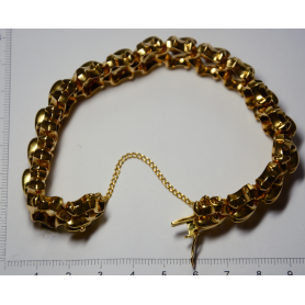 Armband bestehend aus gold 