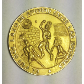 Medalla conmemorativa en oro amarillo de ley. 