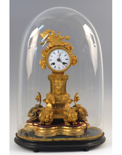 Reloj de sobremesa en bronce dorado al mercurio.