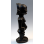 Estatua femenina del pueblo fang. Madera tallada.