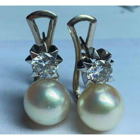 Set of earrings in white gold of law with brilliant diamonds and pearls