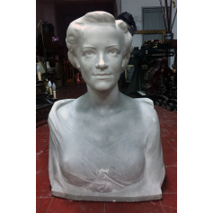 Howard E.D. BATE . Busto en mármol. 1957.