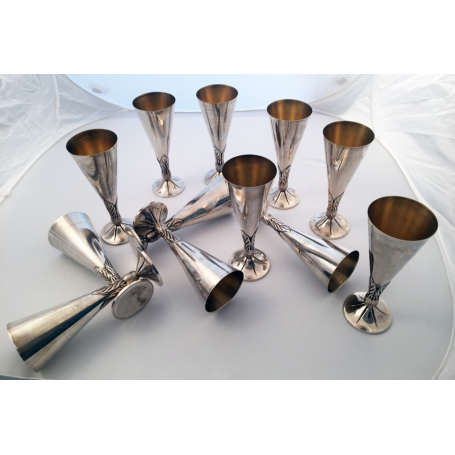 Set of 12 cups of cava in sterling silver