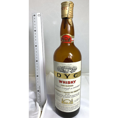 Dyc Spanish Whisky. Fino Blended - b. 1970.