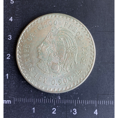 Moneda de 5 pesos. 30 gr. plata 900mm. 1947.