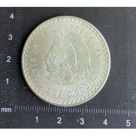 5 pesos coin. 30 grams silver 900mm. 1947.