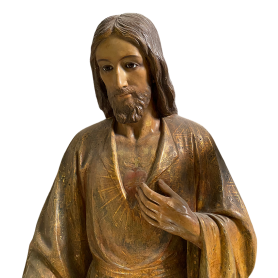 Figura do Arcanxo tallada en madeira