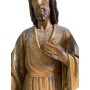 La figura de l'Arcàngel en fusta tallada