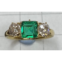 Ring aus 18 Karat Gold, Smaragd und Diamanten.